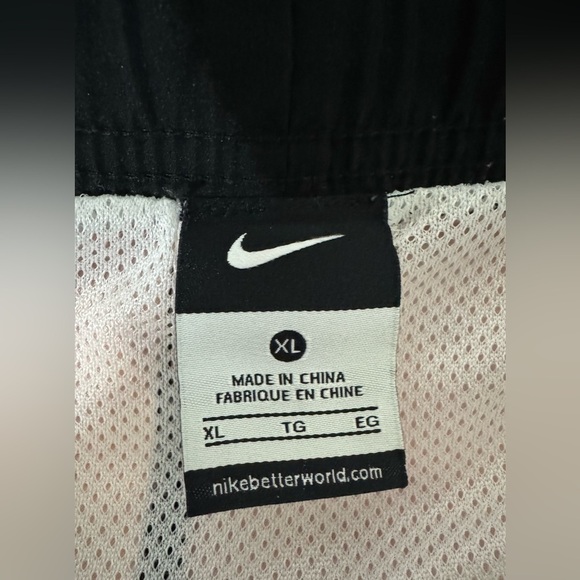 Nike Men’s Swim Trunks Board Shorts Red Black Abstract Size XL - Picture 4 of 13